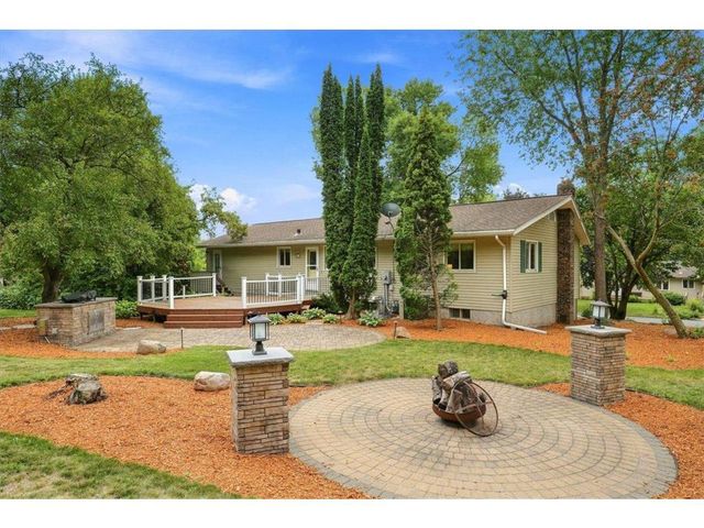 832 Bartosh Lane, River Falls, WI 54022