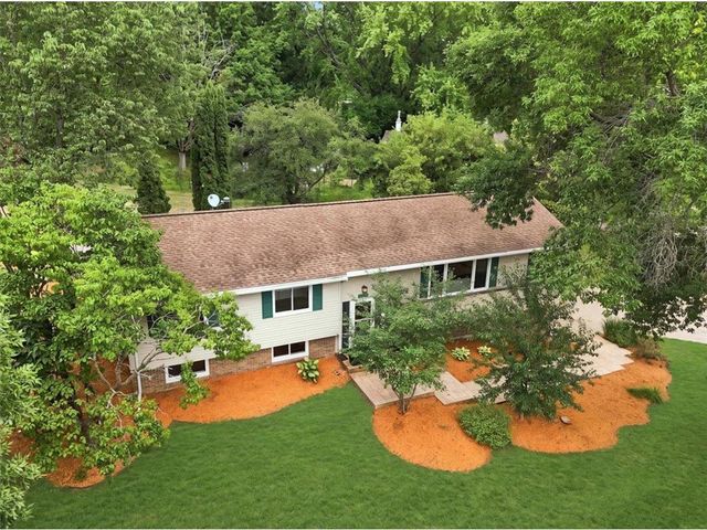 832 Bartosh Lane, River Falls, WI 54022