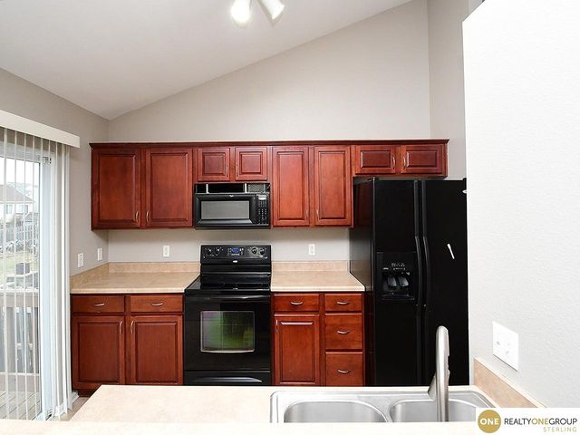 11002 Girard Street, Omaha, NE 68142