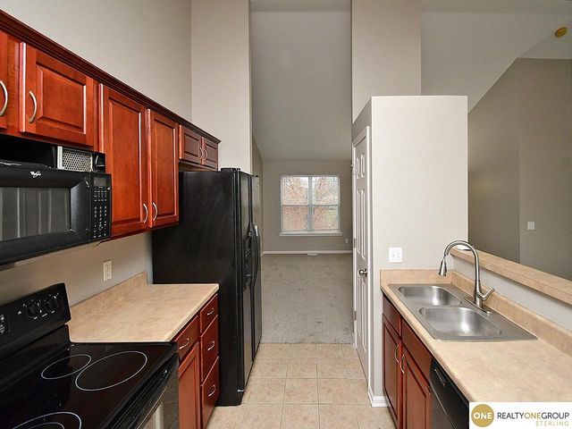 11002 Girard Street, Omaha, NE 68142