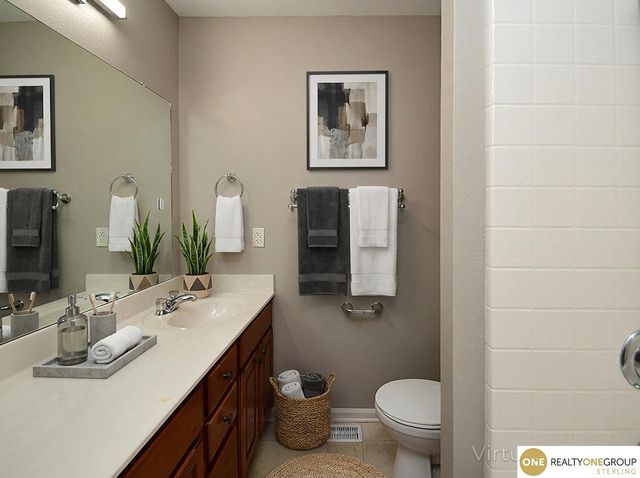 11002 Girard Street, Omaha, NE 68142