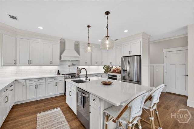 122 North Street, Savannah, GA 31410