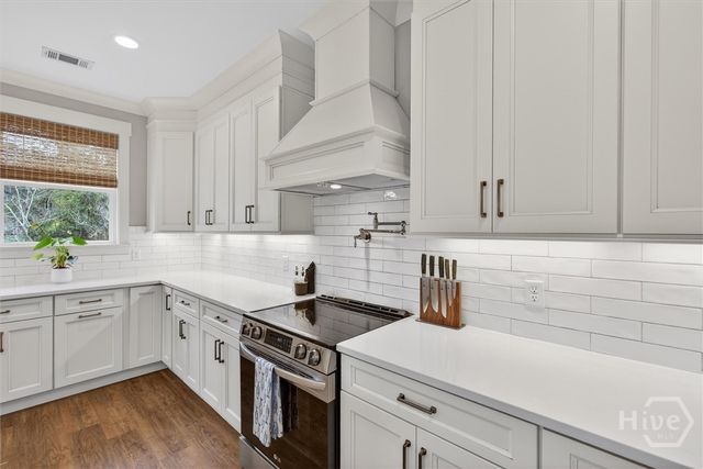 122 North Street, Savannah, GA 31410