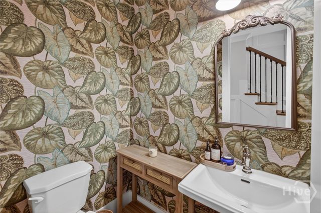 122 North Street, Savannah, GA 31410