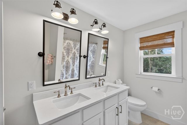 122 North Street, Savannah, GA 31410