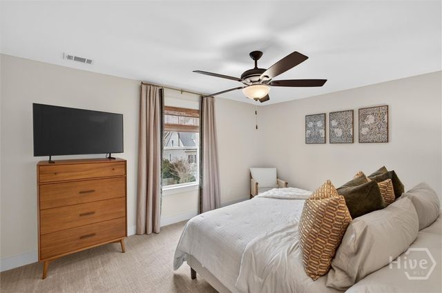 122 North Street, Savannah, GA 31410