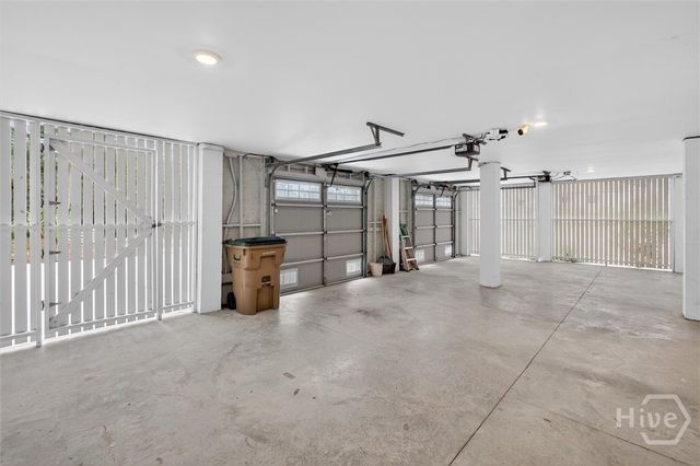 122 North Street, Savannah, GA 31410