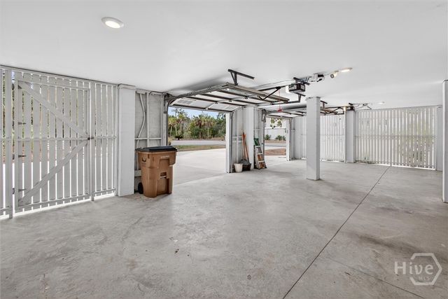 122 North Street, Savannah, GA 31410