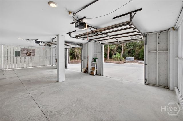 122 North Street, Savannah, GA 31410