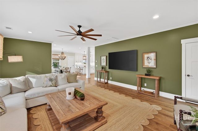 122 North Street, Savannah, GA 31410