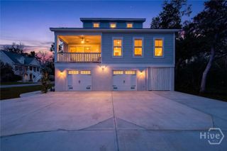 122 North Street, Savannah, GA 31410