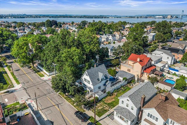 1003 149th Street, Whitestone, NY 11357