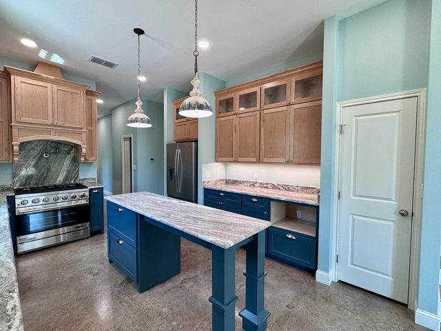 702 N Soda, Jefferson, TX 75657