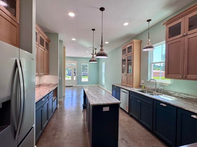 702 N Soda, Jefferson, TX 75657