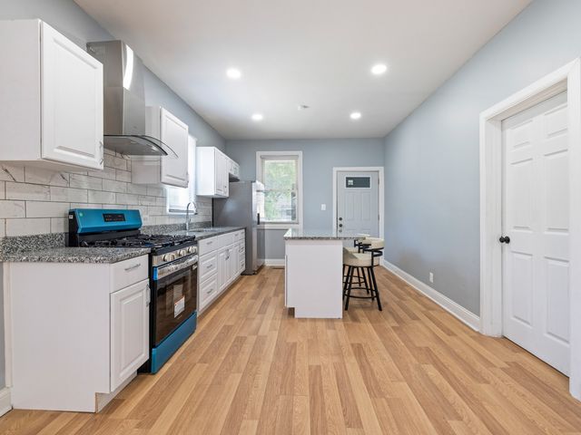 6350 S Wood Street, Chicago, IL 60636
