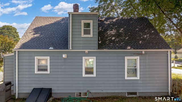 6 Nicholas Drive, East Haven, CT 06512