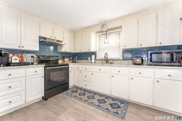 6 Nicholas Drive, East Haven, CT 06512