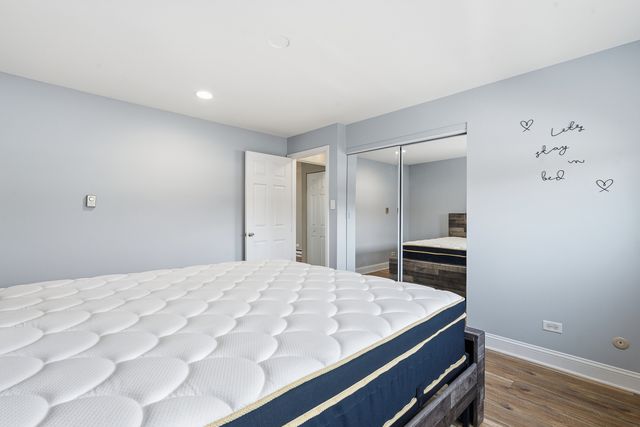 7306 BLACKSTONE Avenue 2, Justice, IL 60458