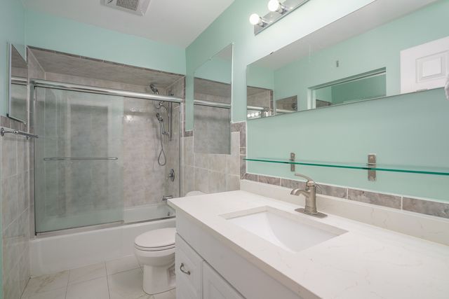 7306 BLACKSTONE Avenue 2, Justice, IL 60458