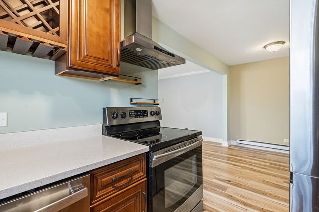 7306 BLACKSTONE Avenue 2, Justice, IL 60458