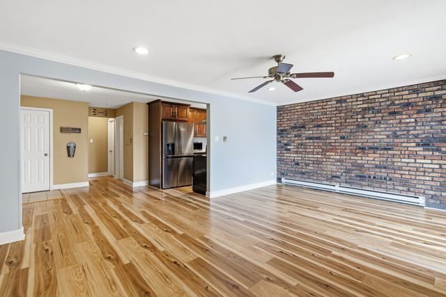 7306 BLACKSTONE Avenue 2, Justice, IL 60458