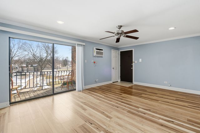 7306 BLACKSTONE Avenue 2, Justice, IL 60458