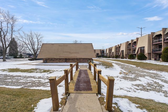 7306 BLACKSTONE Avenue 2, Justice, IL 60458