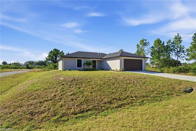 2601 48th ST W, Lehigh Acres, FL 33971