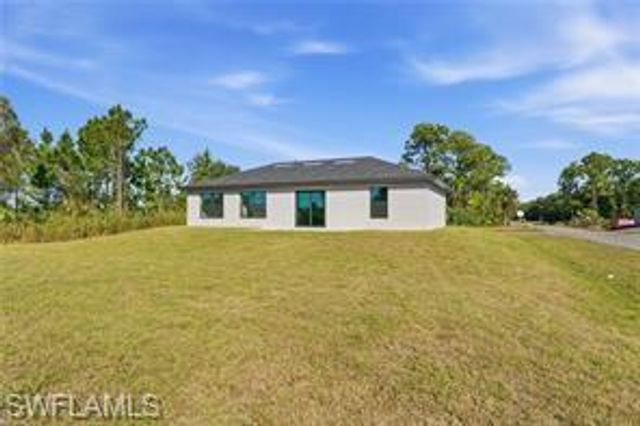 2601 48th ST W, Lehigh Acres, FL 33971