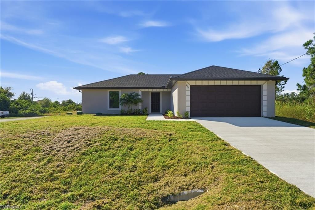 2601 48th ST W, Lehigh Acres, FL 33971