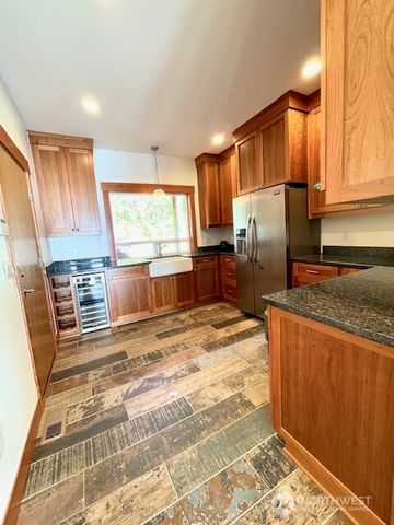 19253 E State Route 106, Belfair, WA 98528