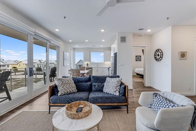 630 Center Square West 307, Port Aransas, TX 78373