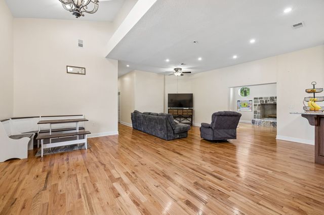 1500 Jackson Point Rd, Sewanee, TN 37375
