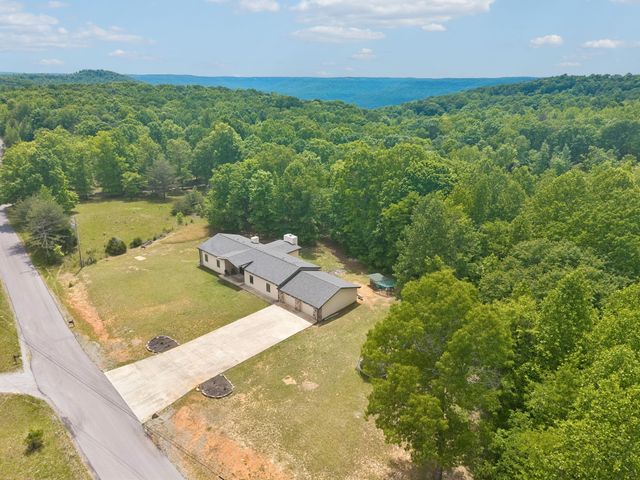 1500 Jackson Point Rd, Sewanee, TN 37375