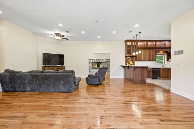1500 Jackson Point Rd, Sewanee, TN 37375