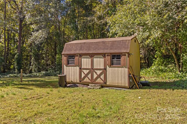 146 Coolwood Drive, Statesville, NC 28625