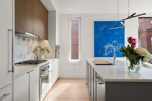 595 Albany Street 302, Boston, MA 02118