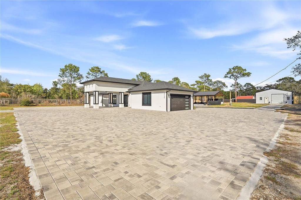 Image 4 of property listing at 17736 OVERSTREET LANE, Spring Hill, FL 34610