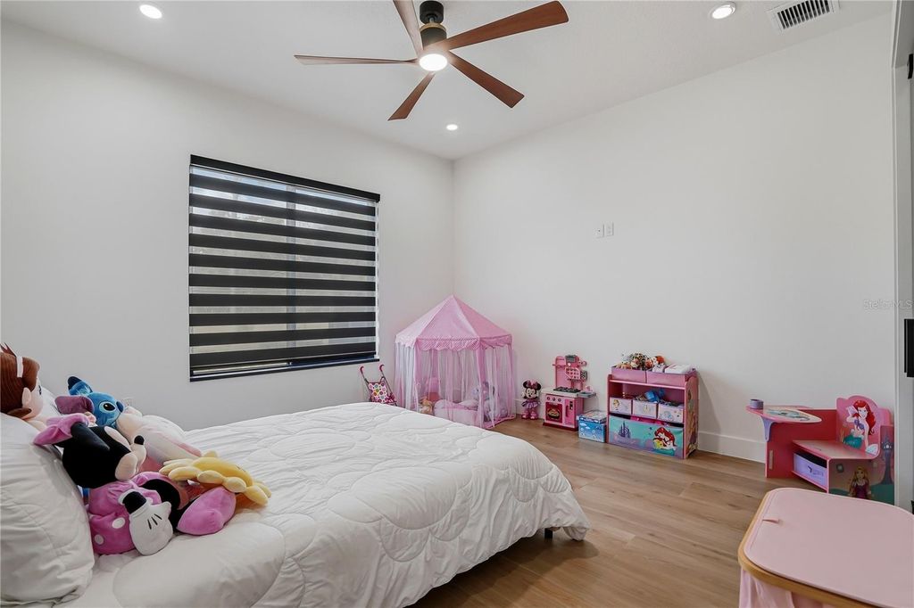 Image 38 of property listing at 17736 OVERSTREET LANE, Spring Hill, FL 34610