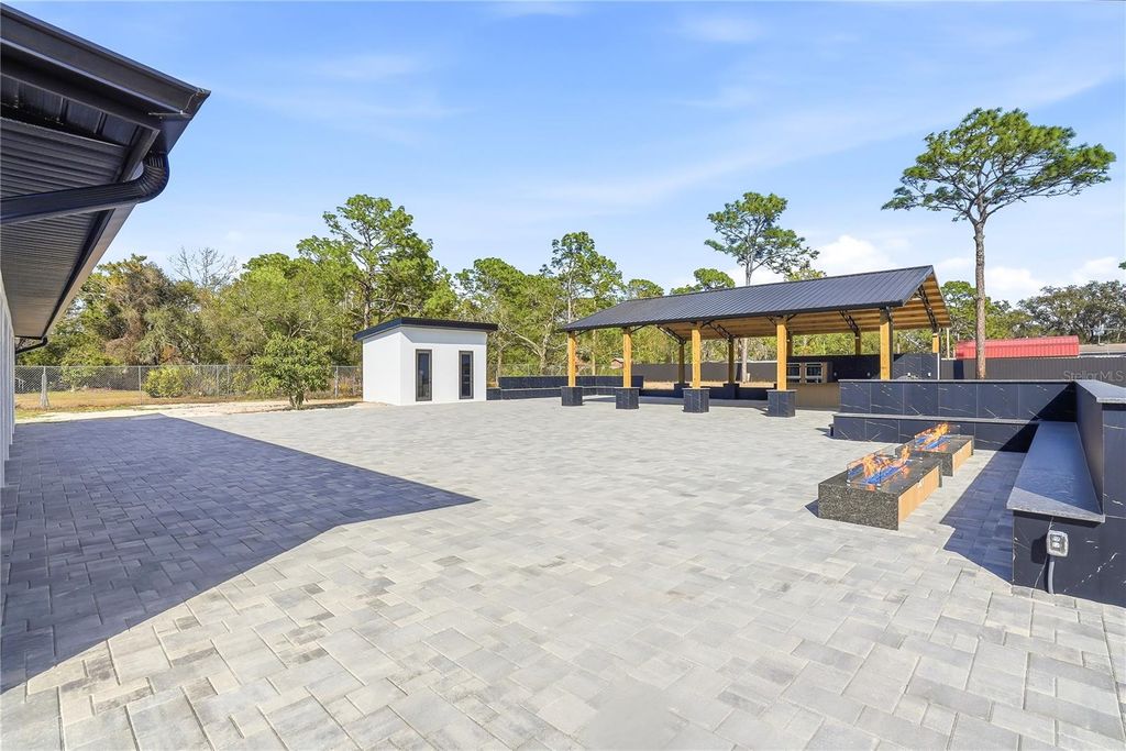 Image 52 of property listing at 17736 OVERSTREET LANE, Spring Hill, FL 34610