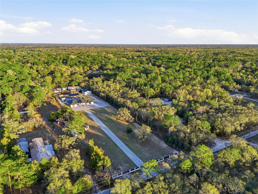 Image 70 of property listing at 17736 OVERSTREET LANE, Spring Hill, FL 34610