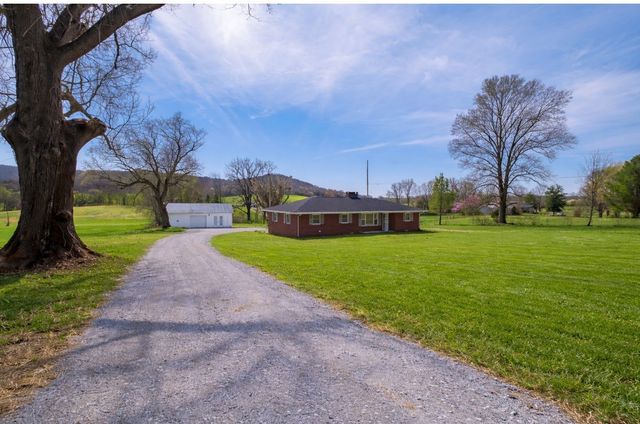 968 Spencer Rd, Rock Island, TN 38581