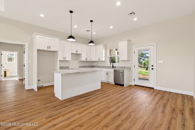 6 Sassafras Drive, Carriere, MS 39426