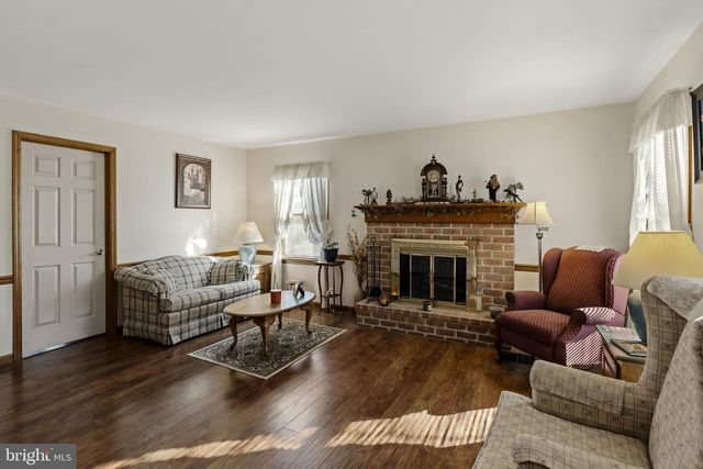 23 EASTBROOKE DR, Ephrata, PA 17522