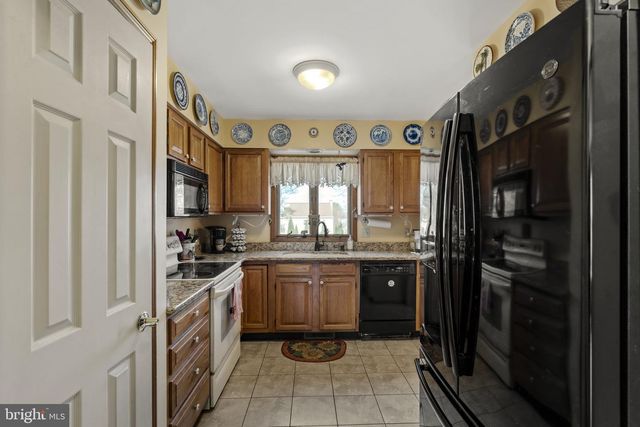 23 EASTBROOKE DR, Ephrata, PA 17522