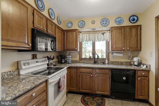 23 EASTBROOKE DR, Ephrata, PA 17522