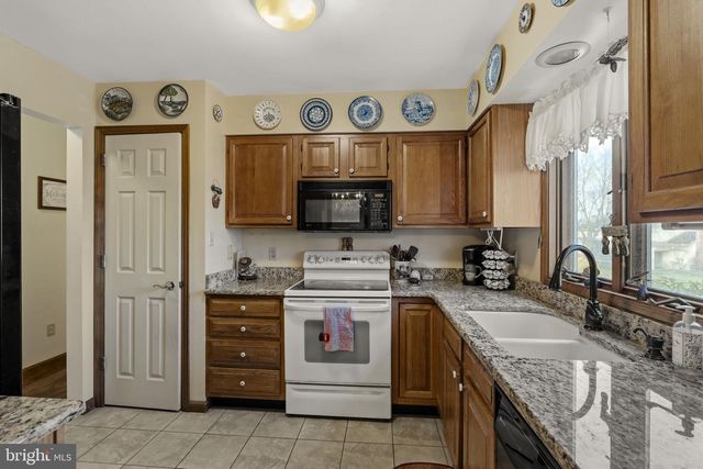 23 EASTBROOKE DR, Ephrata, PA 17522