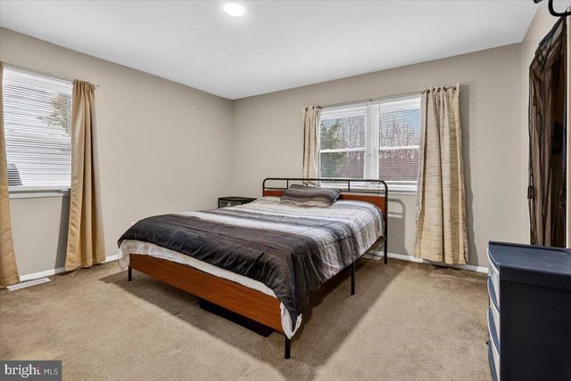 4211 W 5TH ST, Marcus Hook, PA 19061