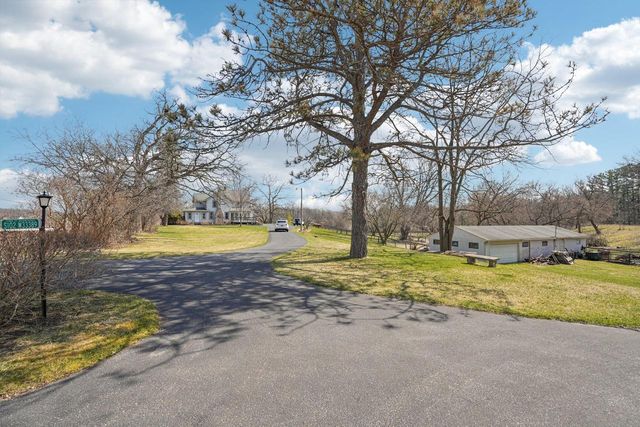 S102W33389 County Road Lo, Mukwonago, WI 53149