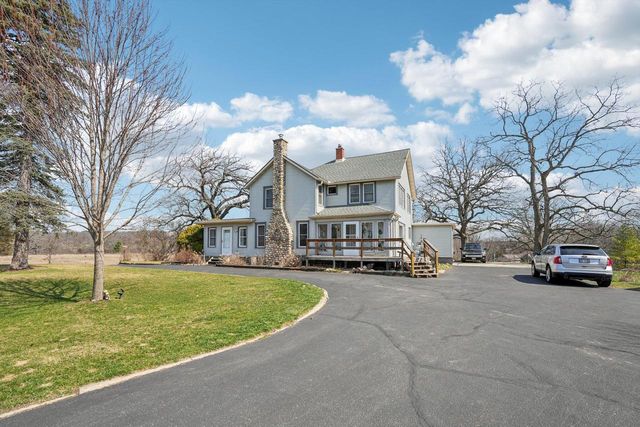 S102W33389 County Road Lo, Mukwonago, WI 53149